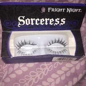 Sorceress lashes (fright night)
